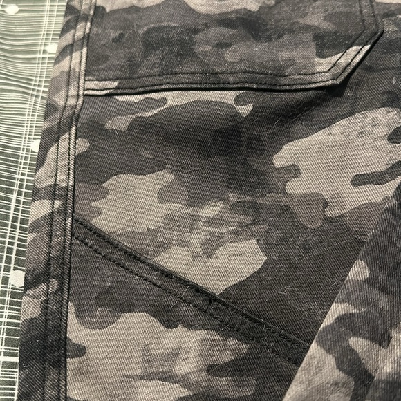 Spanx camo pants size M - Picture 10 of 13